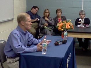 Bill Nelson Talks with Hispanic Business Leaders